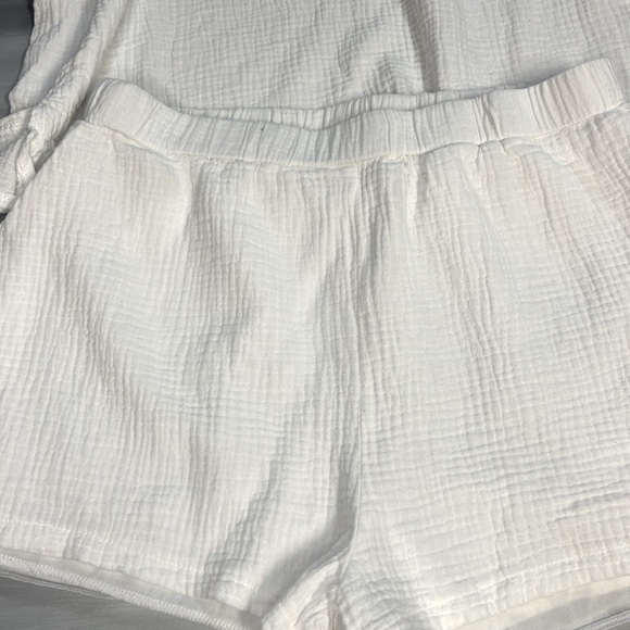 Lightweight linen-like breathable shorts & top outfit, never worn. ￼ - Picture 5 of 10